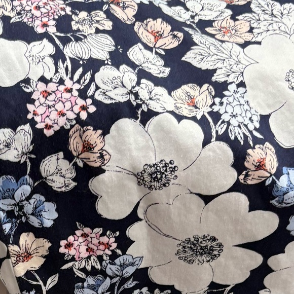 Ann Taylor Modern Crop in Peony Blossom blue White Floral Pants Size in Photos - Picture 2 of 3